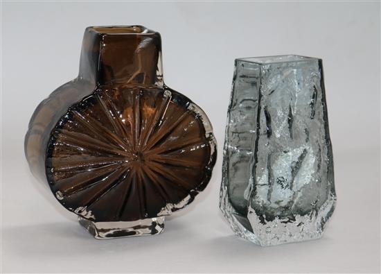 A Whitefriars Sunburst vase, pattern 9676 in Cinnamon and a coffin vase, pattern 9686 in Willow, H 16cm & 13cm